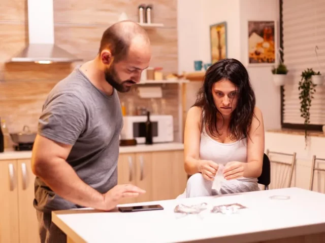 Egg Donor vs Surrogate What’s the Difference in Pay and Role?