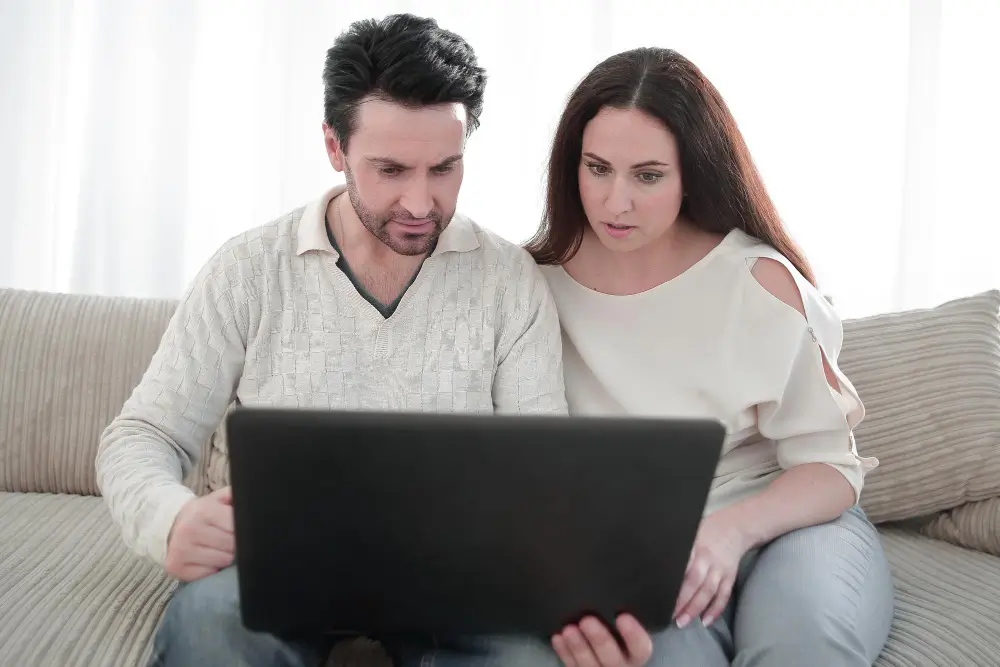 Surrogacy in Canada vs. USA – What Surrogates Should Know