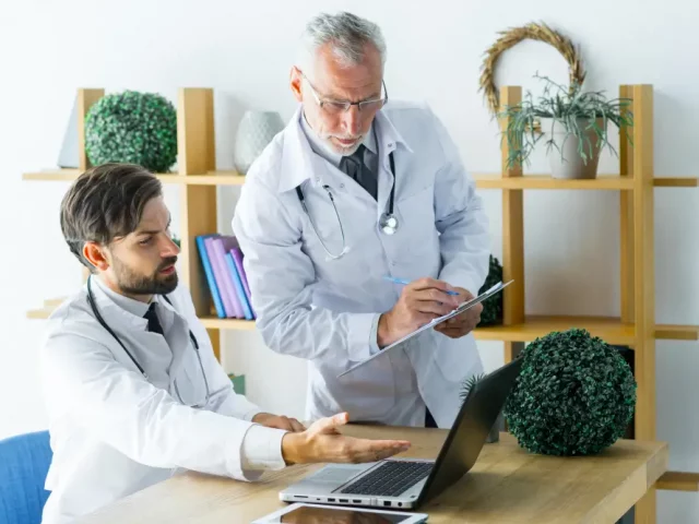 Physician-Led vs Broker-Led Surrogacy Agencies: Key Differences