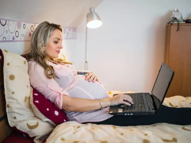 Surrogacy vs Remote Jobs: Why Many Mothers Choose Surrogacy